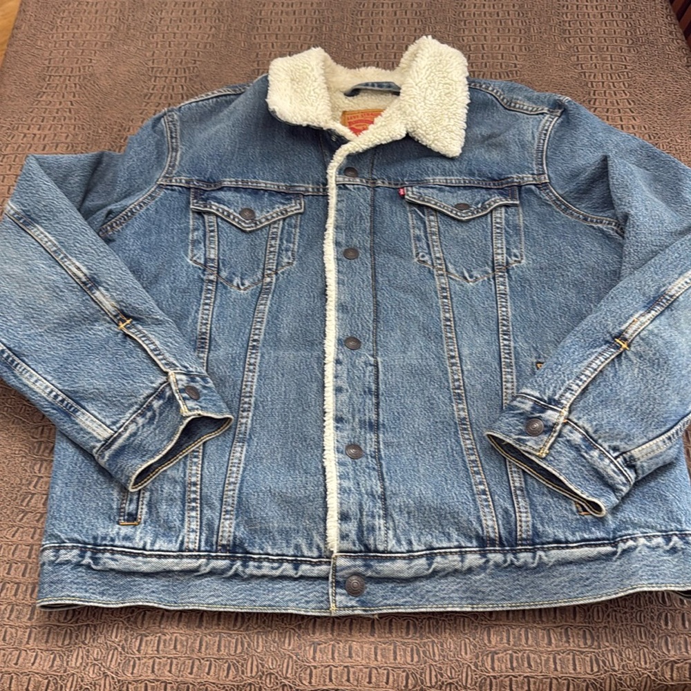 Levis denim sherpa trucker jacket size xl